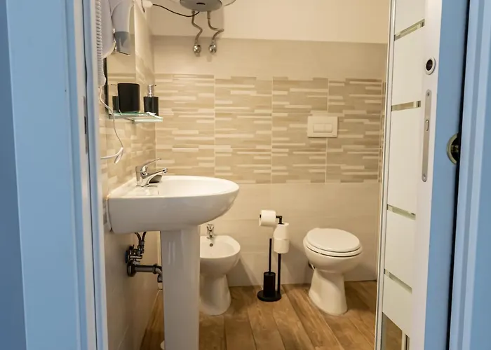 Trastevere Guestrooms بيت ضيافة 4*